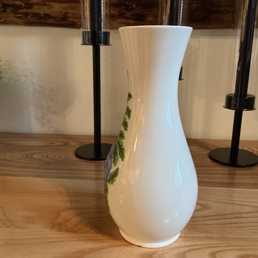 Vintage Holland Mold 10" Flower Spring Vase Signed 1973 - Picture 3 of 8